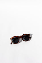 Load image into Gallery viewer, Tortoiseshell Sunglasses
